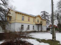 Aruküla mõisa peahoone hoovipoolne külg Raasiku vallas Harjumaal 2024. aasta veebruaris.