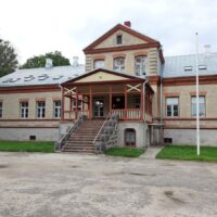 Adavere mõisa peahoone Jõgeva maakonnas 2024. aasta suvel